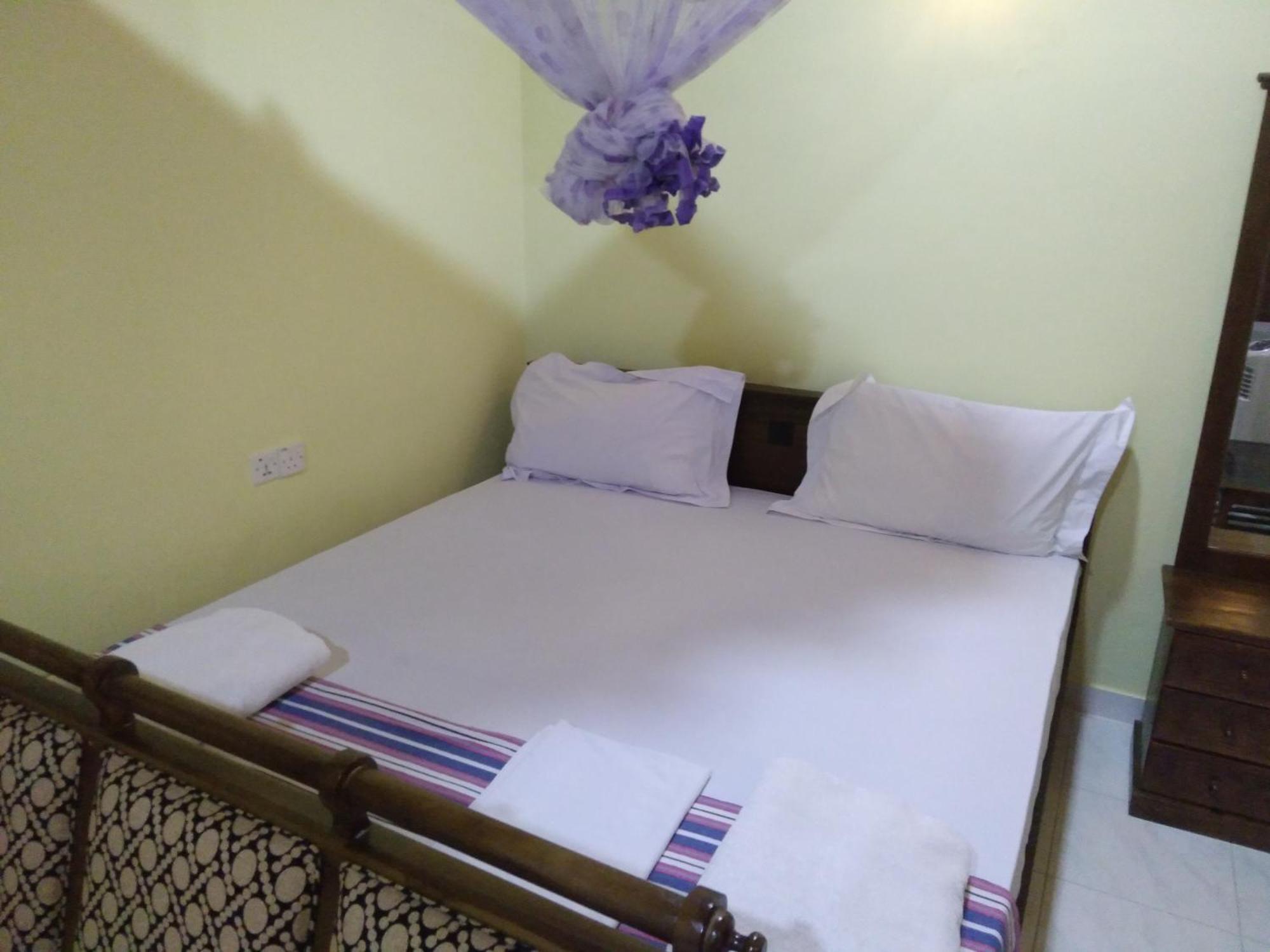 Suwani Pinnawala Homestay Habitación foto