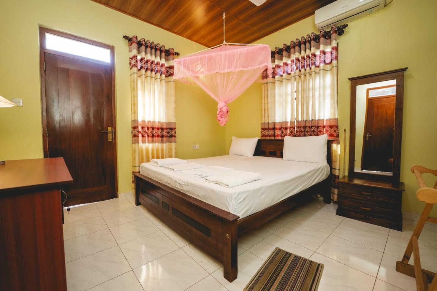 Suwani Pinnawala Homestay Exterior foto