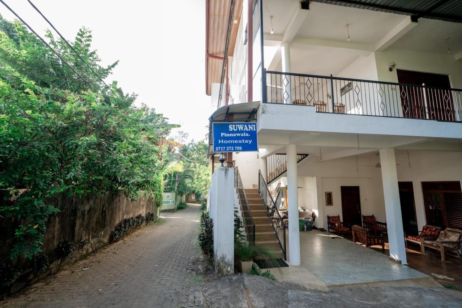 Suwani Pinnawala Homestay Exterior foto