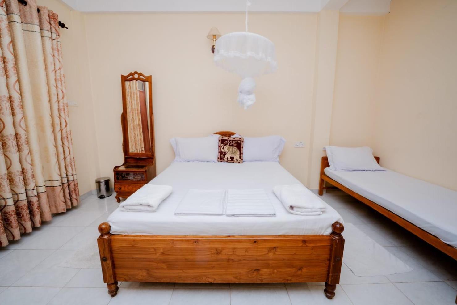 Suwani Pinnawala Homestay Exterior foto