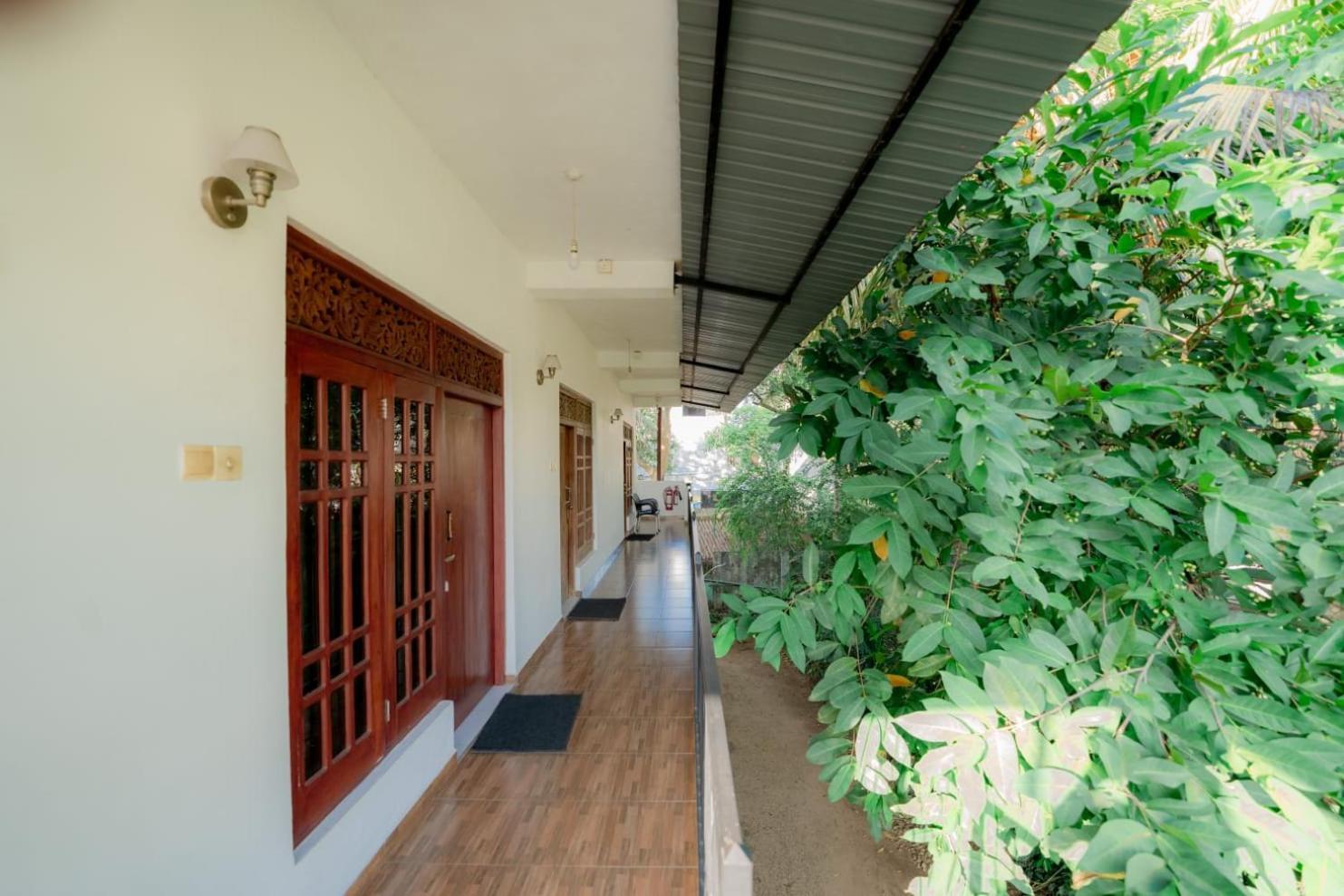 Suwani Pinnawala Homestay Exterior foto
