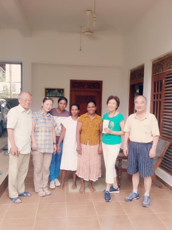 Suwani Pinnawala Homestay Exterior foto